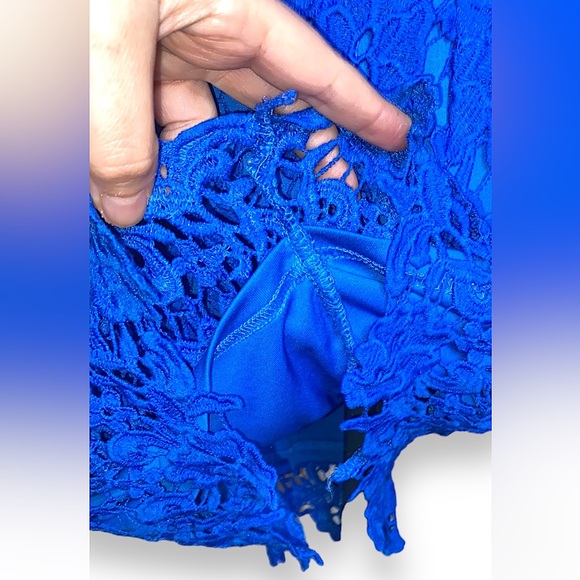 Lulu’s Romance Language Blue Backless Lace Dress sz M - Picture 9 of 16